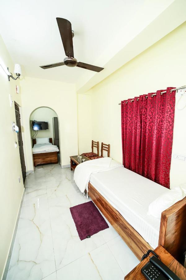 Rishika Guest House And Banquet Calcutta  Esterno foto
