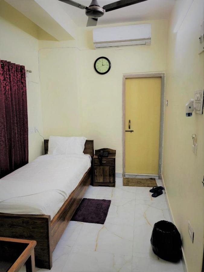 Rishika Guest House And Banquet Calcutta  Esterno foto
